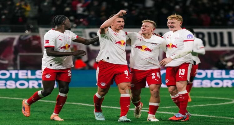 Manchester United Bidik El Chadaille Bitshiabu di Bursa Transfer