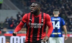 Fikayo Tomori Kembali Menjadi Pilar Pertahanan Milan