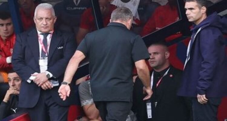 Hansi Flick Tanggapi Badai Cedera yang Menimpa Barcelona