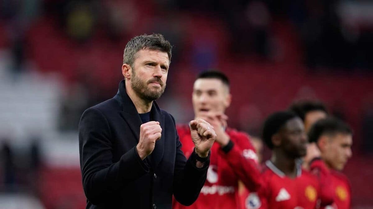 Nemanja Vidic Beri Dukungan kepada Michael Carrick